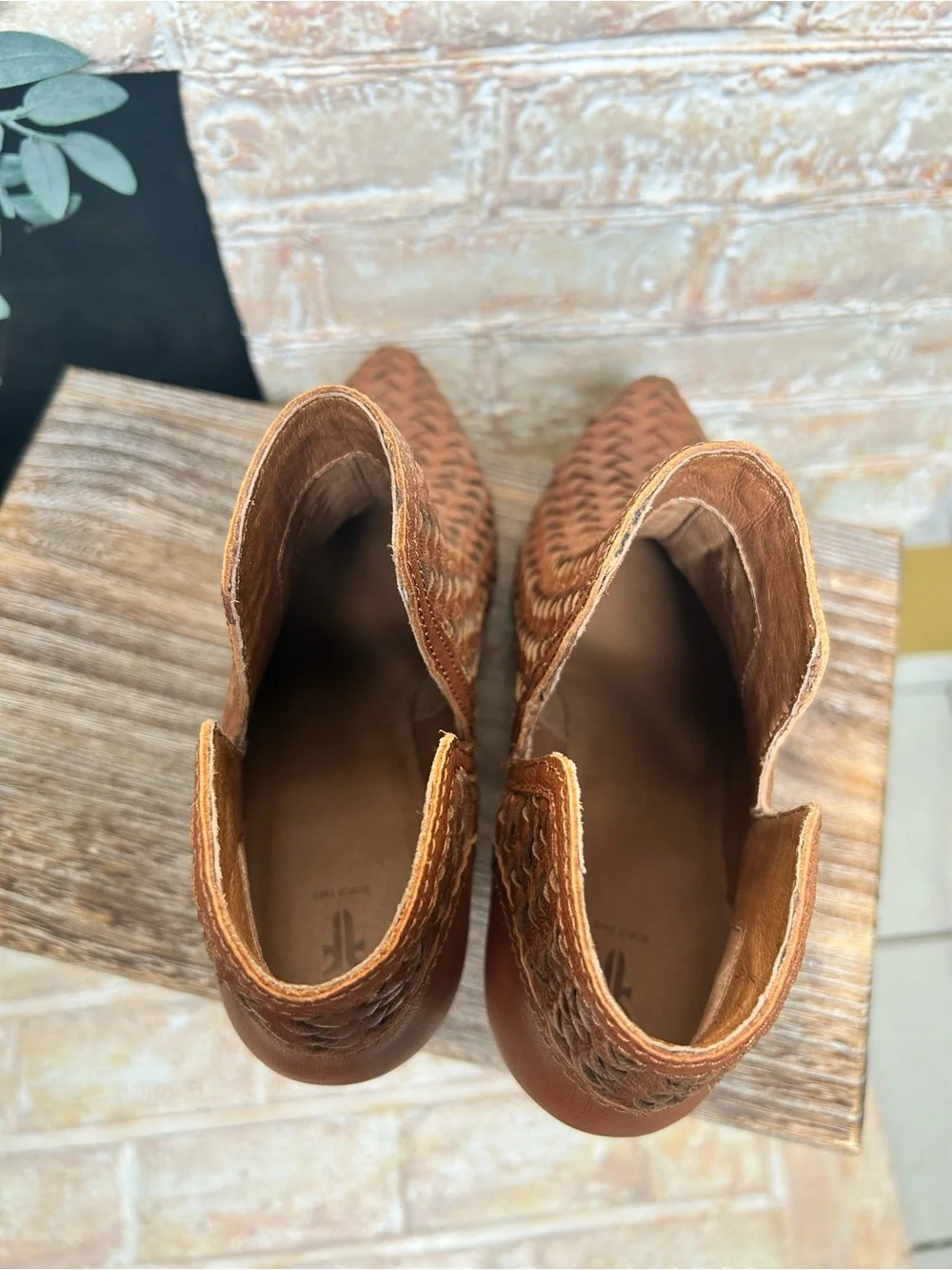 Frye Reed Woven Leather Booties Cognac Brown Cutout Western Ankle Boots 9M #31